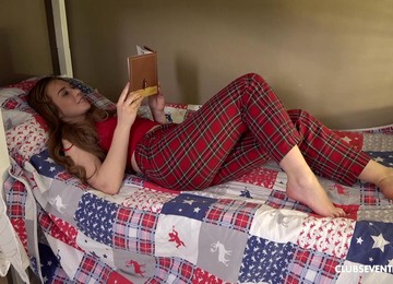 Before Bedtime Alice Klay Loves To Masturbate In Her Bed Using A Dildo
