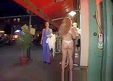 Concurso de mamadas,Striptease