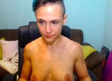 Muscled Romanian Webcam Girl