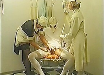 Medicinska sestra jebe pacijenta,Odelo od gume