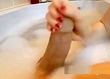 05) Bath Handjob