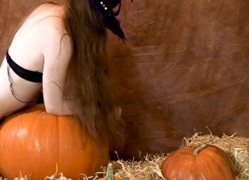 Jack-Off-Lantern Horny Little Tgirl Witch Fucks A Pumpkin