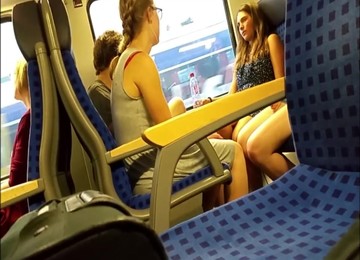 Sexo en el tren,Coño bajo la falda