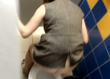 Some White Mature Ladies Spied With Voyeur Camera In The Toilet Room