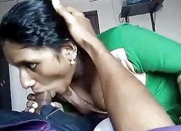 Скрита камера,Чукане на индийско момиче,Гълтане на сперма