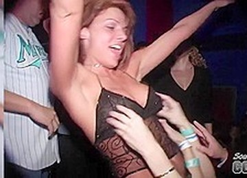 Sexy Dance Contest With Girls Flashing Their Tits - SouthBeachCoeds