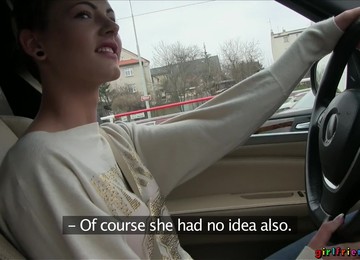 Sexo en el coche,Adolescentes checas folladas,Pelo corto,Sexo en el taxi