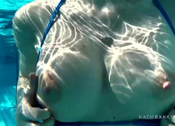 Katie Banks - Underwater Big-titted Babe Fucks Her Man