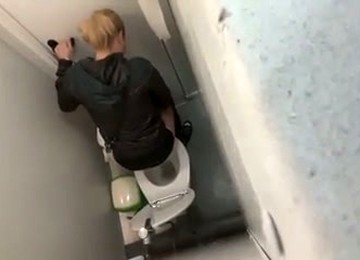 Hidden Cam Video Of Slutty Natural Bitch Flashing Ass In Public Toilet