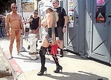 Nudistes qui baisent,Sexe à l'extérieur,Sexe en public