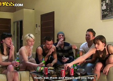 Горячие киски,Ебля в колледже,Секс по пьянке,Секс-вечеринка,Русские девки