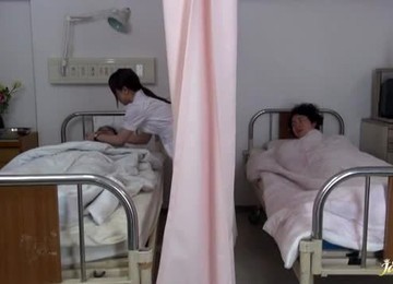Baise asiatique,Jeune japonaise baisée,Infirmière et patient,Culotte sexy,Baiser avec des collants