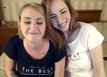 Lesbian Teens Masturbating And Squirting On Webcam