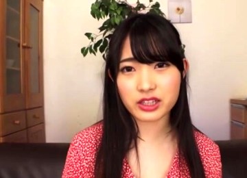 Japanischer Teenager gefickt,Natürliche Titten,Sexy Höschen,Rasierte Muschi,Sexspielzeug