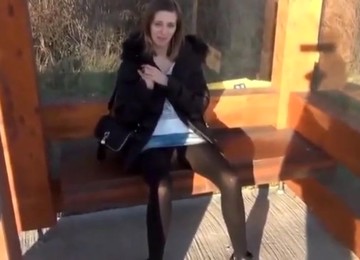 Chick Fucking A Lucky Dick Out In Bus Stop Until She Gets Cummed
