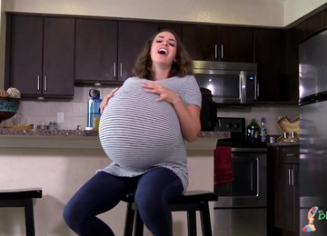 Expectant And Excited - Preggo Fetish HQ