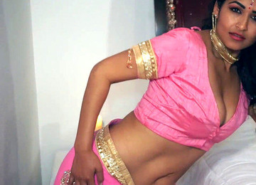 Splendid Indian Camgirl In A Seductive Tease Scene