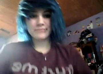 Emo Girl Plays On Cam