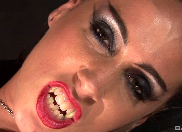 Vampire Hotties Get Crazy And Fuck In A Smoky Nightclub