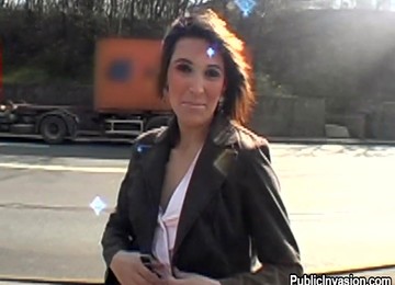Lust In The Highway With A Dazzling Amateur Babe In Public POV Vid