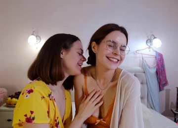 Daniela And Anca Amateur Lesbian Sex