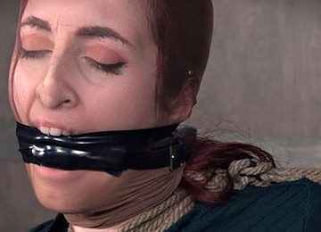 Teen Tries BDSM For The First Time And Likes It