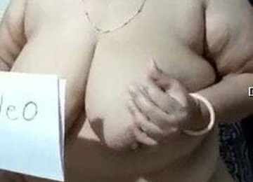 Fat BBW Aunty Showing Her Huge Saggy Tits & Pussy