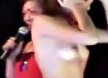 Danse sexy,Sexe en public,Thaïlandaise baisée