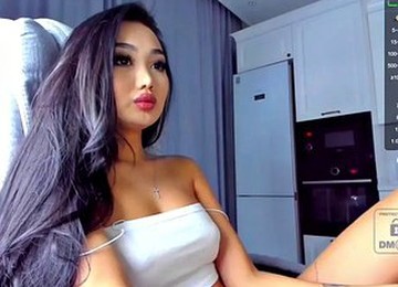 Korean Babe Amazing Body Shows Her Hot Asshole