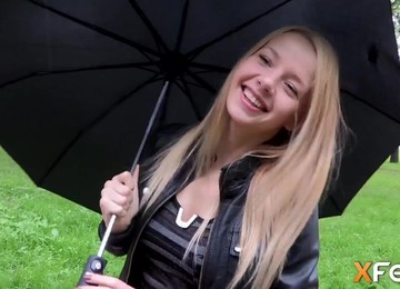 Dude Meets Cute Blondie And Invites Her At Home To Have Some Good Shag