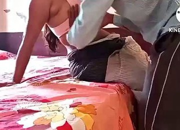 Свршавање у дупе,Девојка из Индије јебана,Прелепа спремачица јебана,Еротична масажа,Мастурбација