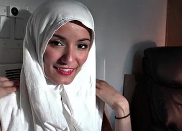 Beautiful Eyes, White Hijab, Viva Athena, Arab Girl Shows Off