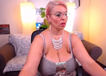 Her Experience In Combination With Her Big Tits Is Simply Irresistible