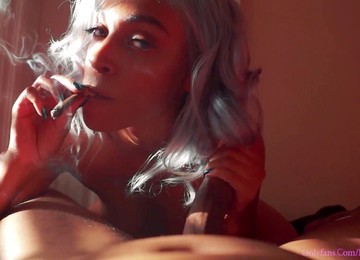 Seks sa crnjama,Svršavanje u usta,Devojka sa cigarom