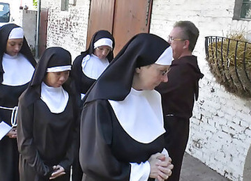 Nun Loves Fuck Outdoor