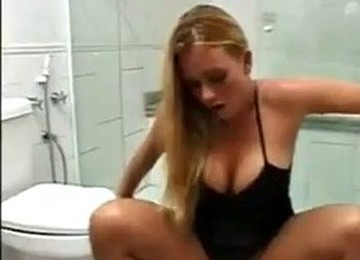 Slave Gives Her Oral Sex After She Pee