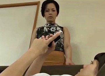 Japanese Stepmom Sneaks In To Fuck Her Daughters Lesbian Classmate