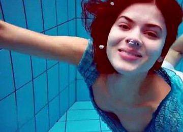 Sexy Tight Teen Marusya Swims Naked Underwater