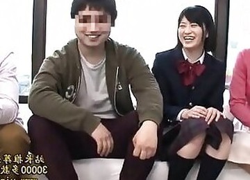 Dreier,Amateur-Sex-Aufnahmen,Echt Selbstgedreht,Japanischer Teenager gefickt,Heiße MILF gefickt