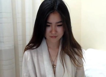 Sexy Korean Girl Squirts On Cam - 1
