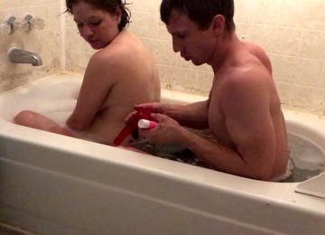 Horny Knocked Up Mom Gets Fucked In The Bathtub By Young Stud
