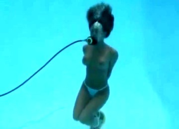 Morgan Underwater - In A Bind