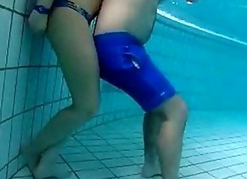 Girsl Underwater At Pool Amateur