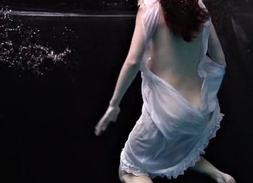Mega Hot Underwater Erotica With Andreyka